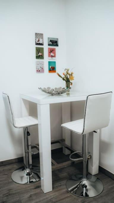 Lieblingsapartment No.10 Mit 2 Schlafzimmern Und Eigener Terrasse Rostock Esterno foto