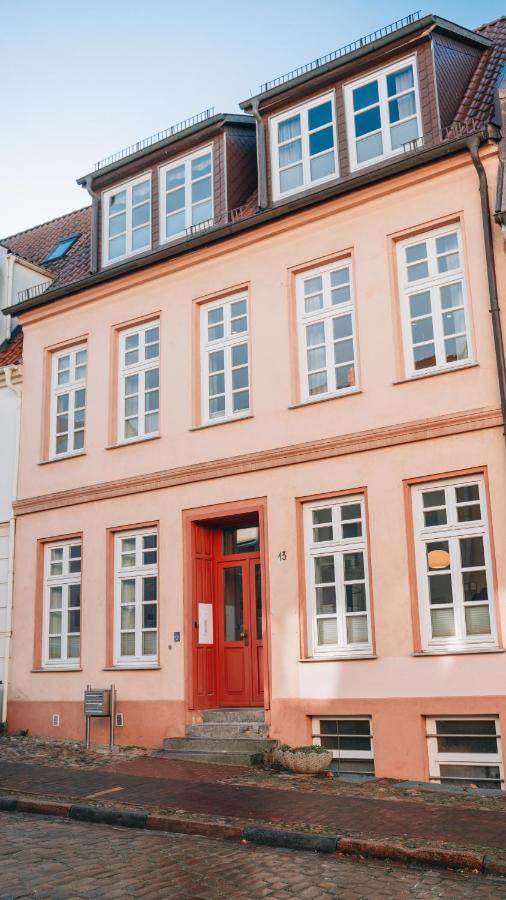 Lieblingsapartment No.10 Mit 2 Schlafzimmern Und Eigener Terrasse Rostock Esterno foto