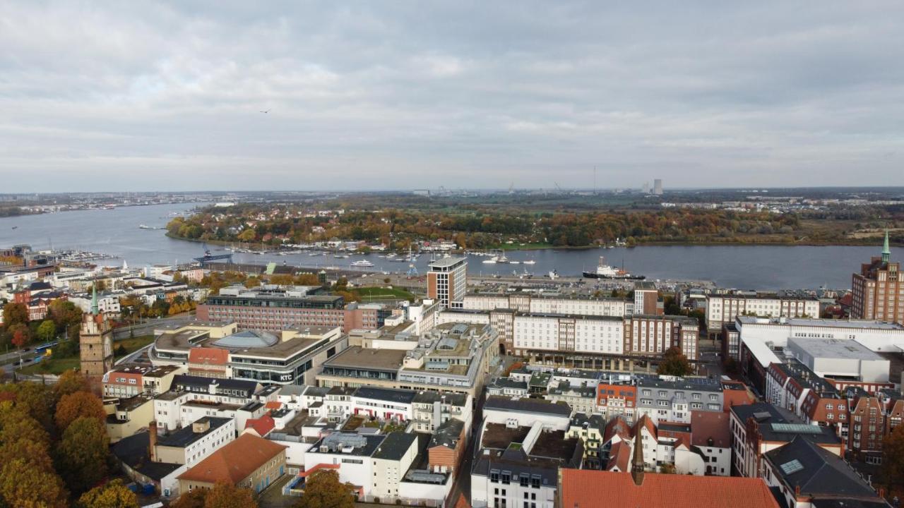 Lieblingsapartment No.10 Mit 2 Schlafzimmern Und Eigener Terrasse Rostock Esterno foto